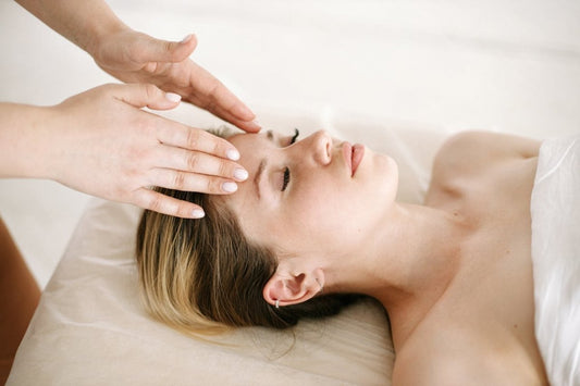 Drenaje linfático facial: masajes para un rostro radiante - Facial Fitness