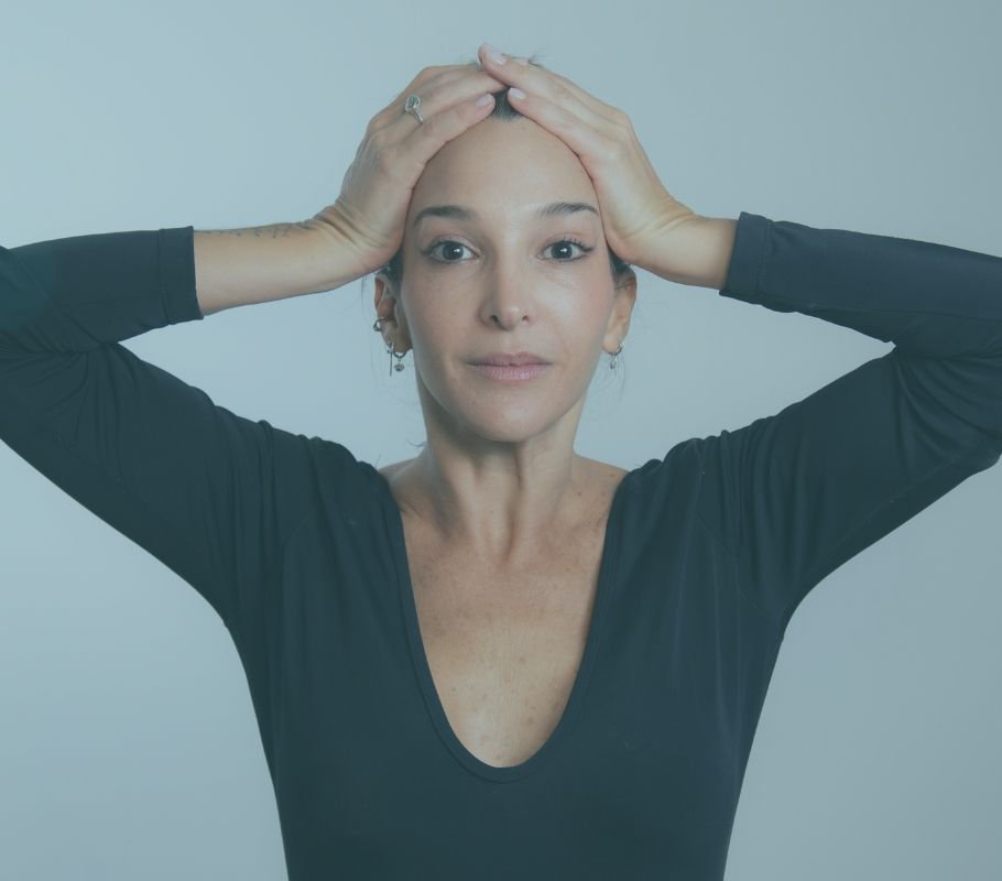 Rejuvenecimiento facial y yoga facial: Secretos para una piel radiante - Facial Fitness